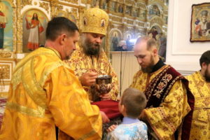Преосвященный Савва совершил Божественную литургию в Свято-Николаевском кафедральном соборе г. Валуйки.