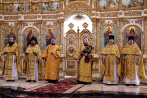 В день памяти преподобного Сергия Радонежского Преосвященный Савва совершил Божественную литургию в Свято-Николаевском кафедральном соборе г. Валуйки.