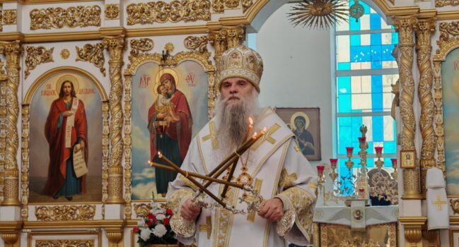 В канун праздника Преображения Господня епископ Валуйский и Алексеевский Савва совершил всенощное бдение в Свято-Николаевском кафедральном соборе города Валуйки