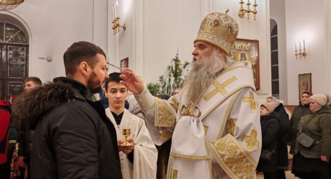 В канун праздника Рождества Христова Преосвященнейший епископ Савва совершил всенощное бдение в Свято-Николаевском кафедральном соборе города Валуйки