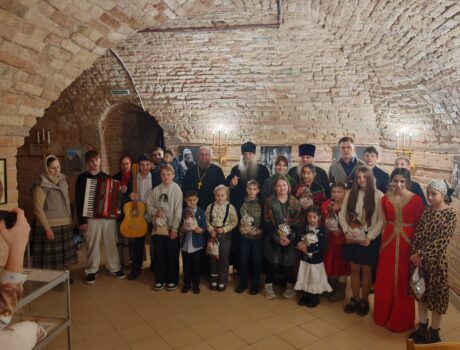 Преосвященнейший епископ Савва посетил Рождественский утренник в Свято-Николаевском кафедральном соборе города Валуйки